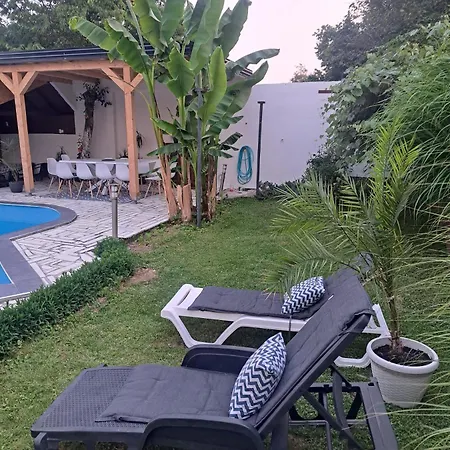 Garden- Pool Apartamento