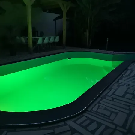 Garden- Pool Petrovice Donje